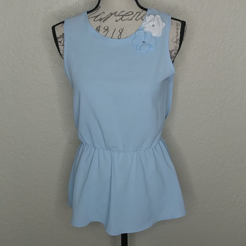 Jovenna Sleeveless Top With Flower Accents And Lace Panel Blue